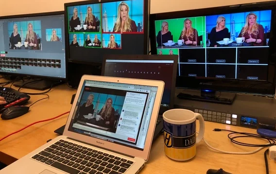 multiple screens live stream